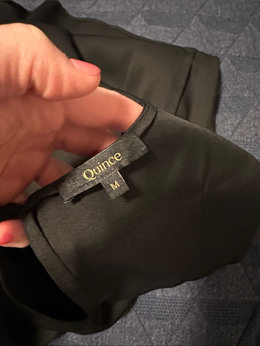 Quince black silk shell tank - Picture 5 of 10